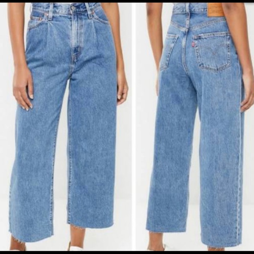 Levi’s Ribcage Wide Leg Pleated Jeans
